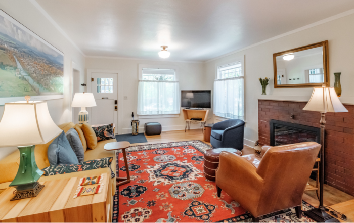 Living room Campus Cottage vacation rental in Corvallis near Oregon State University